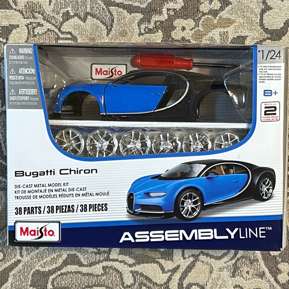 Maisto Assembly Line Bugatti Chiron 1/24 Die-Cast Metal / Plastic Model Kit